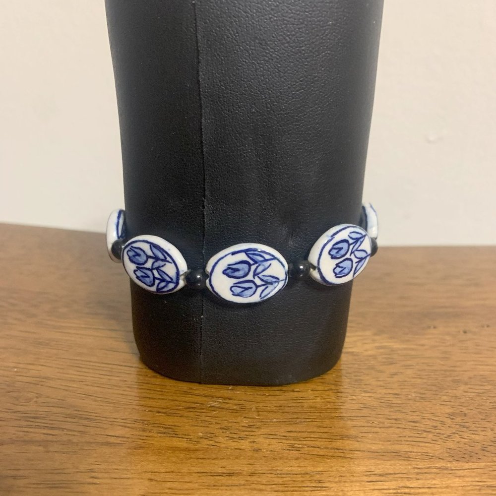 "Tulip Time" Ceramic Beaded Hook Bracelet